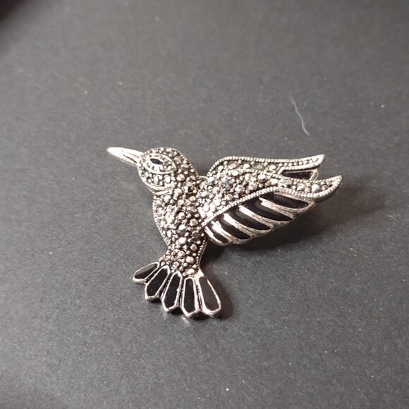 Black And Silver Tone Hummingbird Brooch - Picture 11 of 12